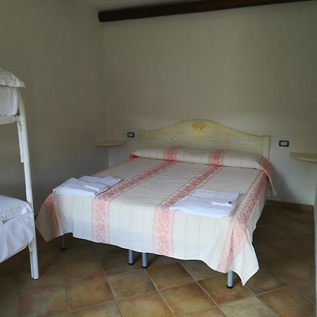 Agriturismo Donnolu Тертенія Номер фото